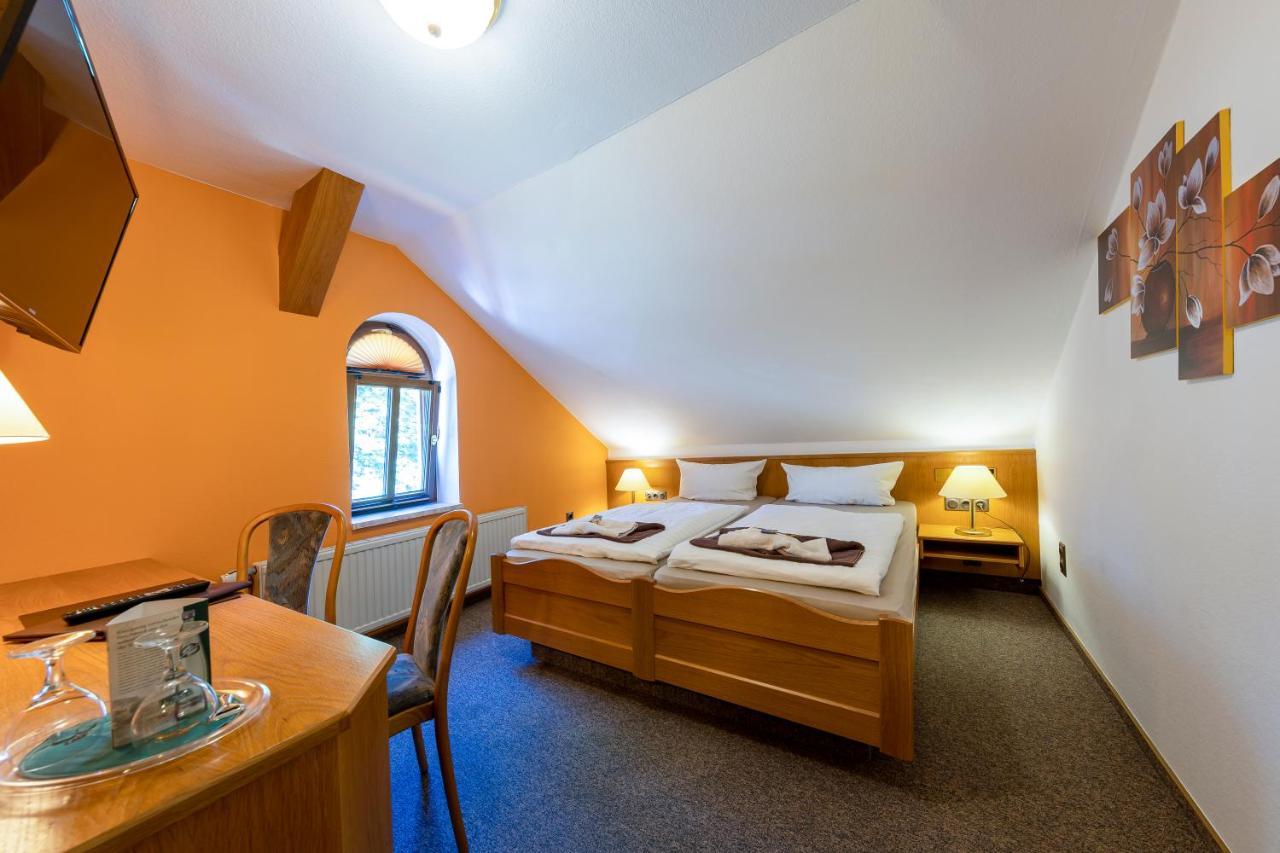 Hotel Zur Post Schoenheide Exterior photo